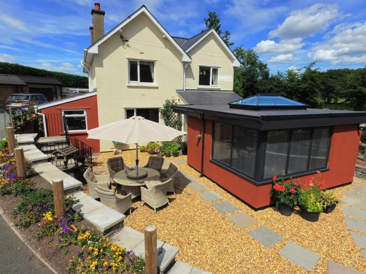 The Lodge Brecon B&B Exterior photo